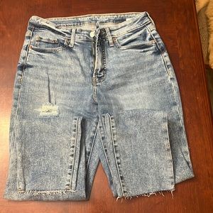 Old Navy Og Straight. High rise. Extra stretch. Secret smooth pockets. Size 6!
